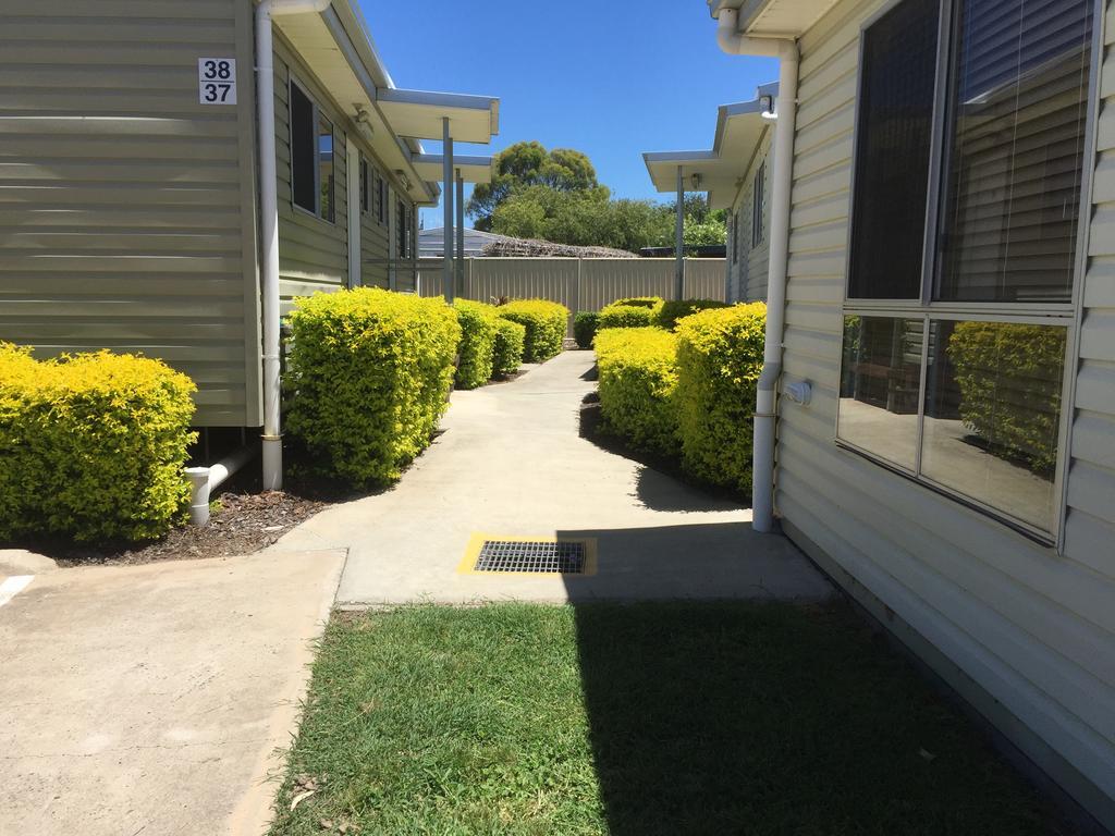 Springsure Overlander Motel Esterno foto