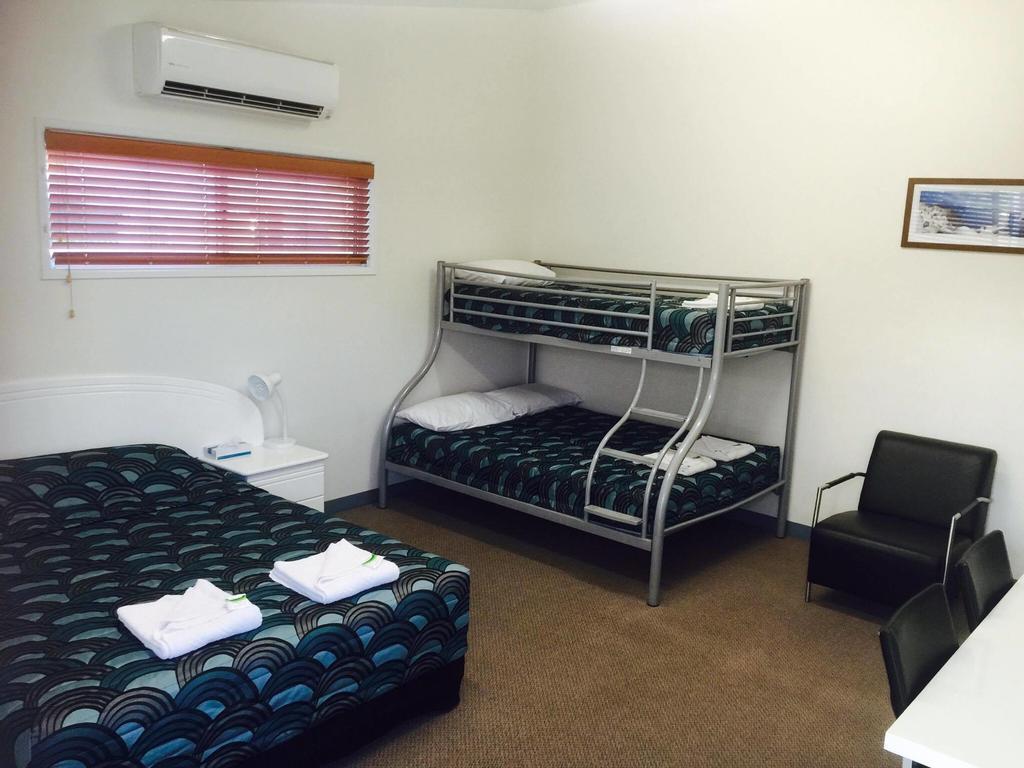 Springsure Overlander Motel Esterno foto